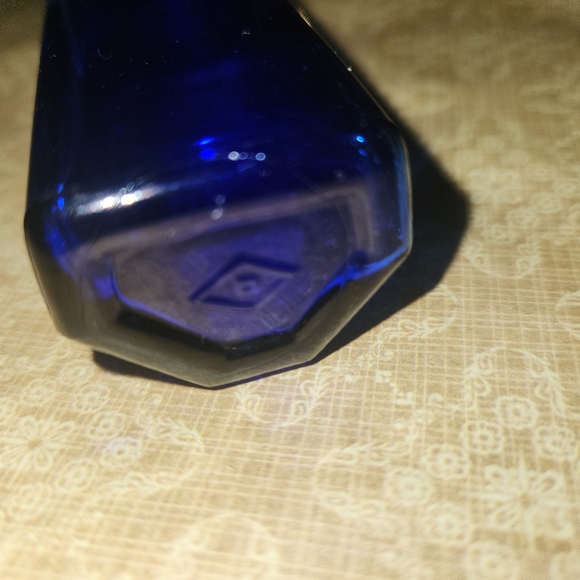 Vtg Collectible Canadian Empty Cobalt Blue Glass Poison Not to be Taken Bottle - Picture 5 of 5